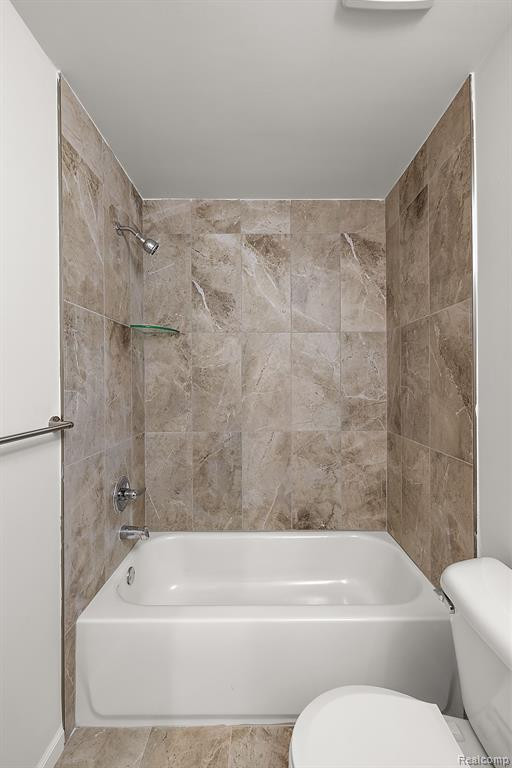 8340 HEYWOOD Circle, Sterling Heights, MI 48312 — Photo 36