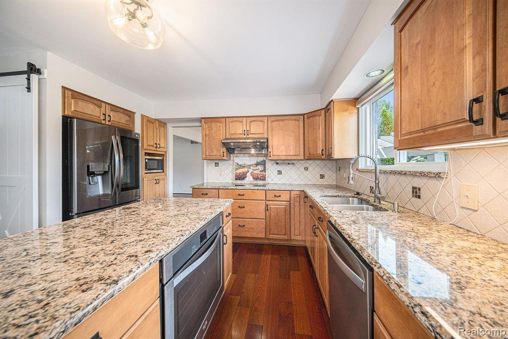 3965 MARBLEWOOD Way, Ann Arbor, MI 48105 — Photo 13