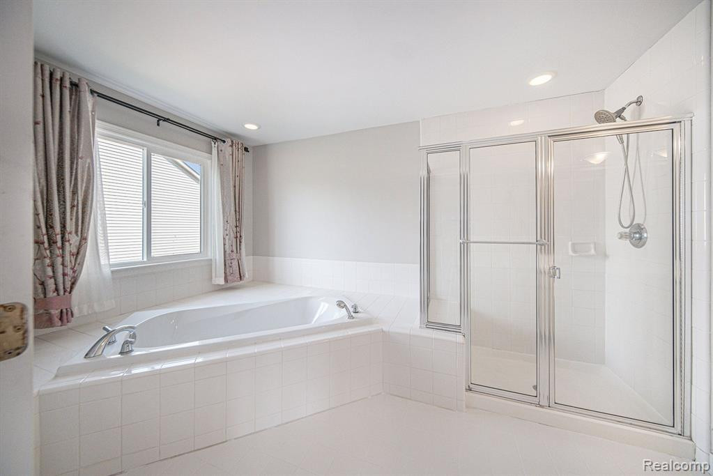 3965 MARBLEWOOD Way, Ann Arbor, MI 48105 — Photo 20