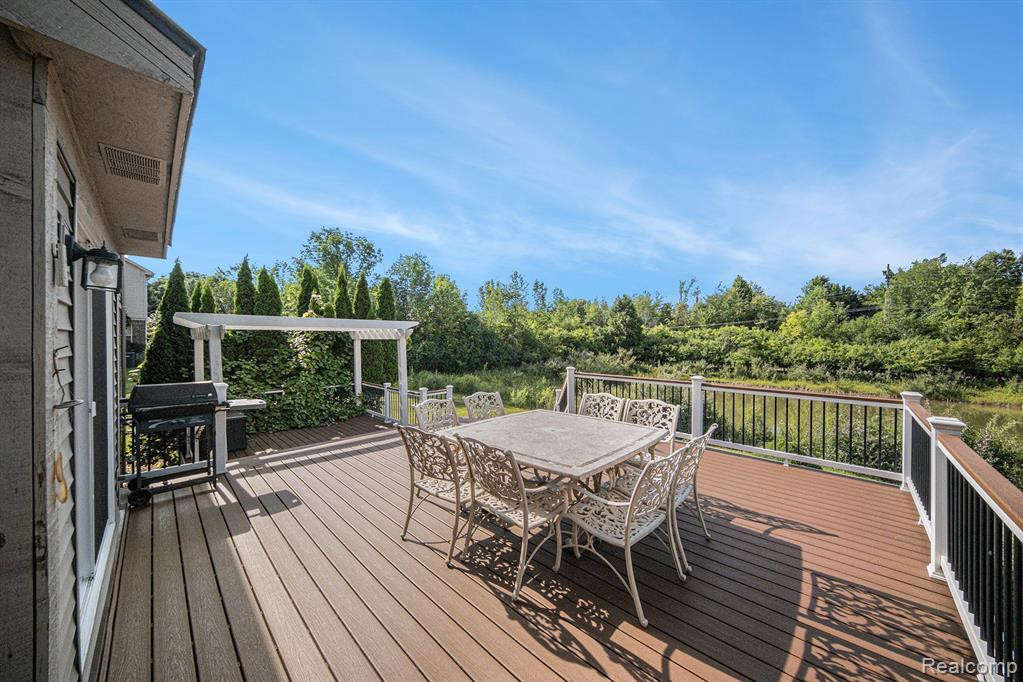3965 MARBLEWOOD Way, Ann Arbor, MI 48105 — Photo 33