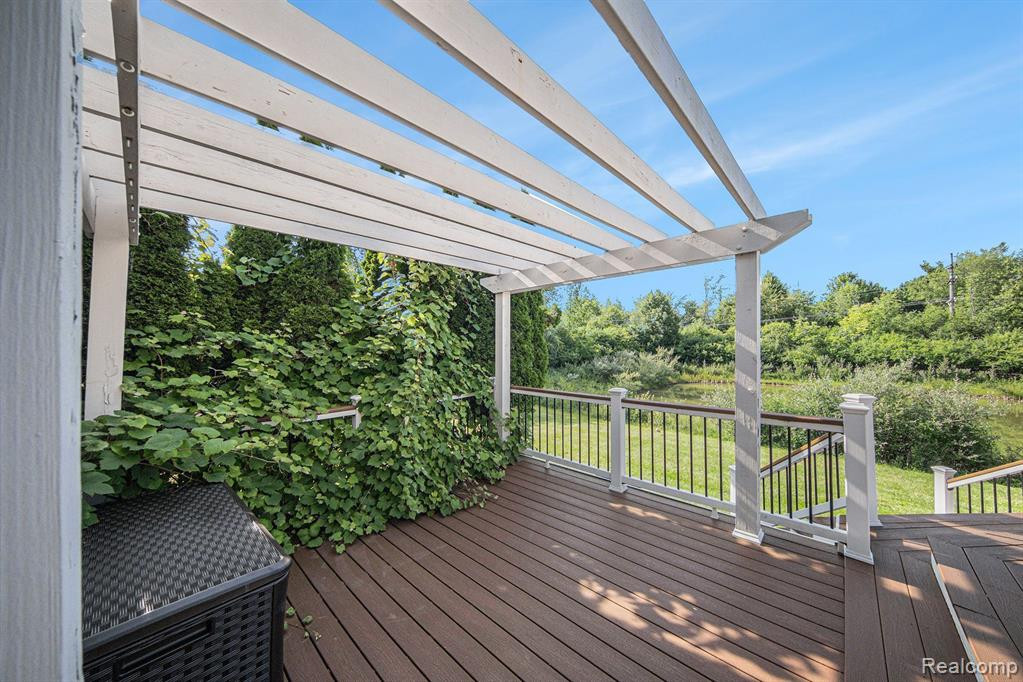3965 MARBLEWOOD Way, Ann Arbor, MI 48105 — Photo 34