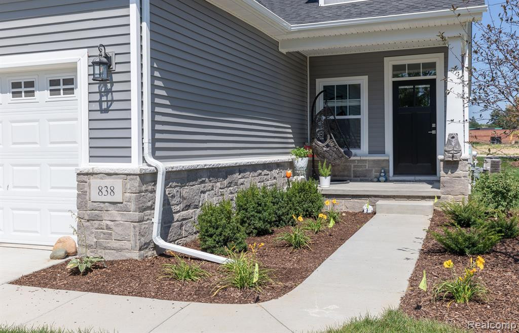 704 Ander Lane, 86, White Lake, MI — Photo 2