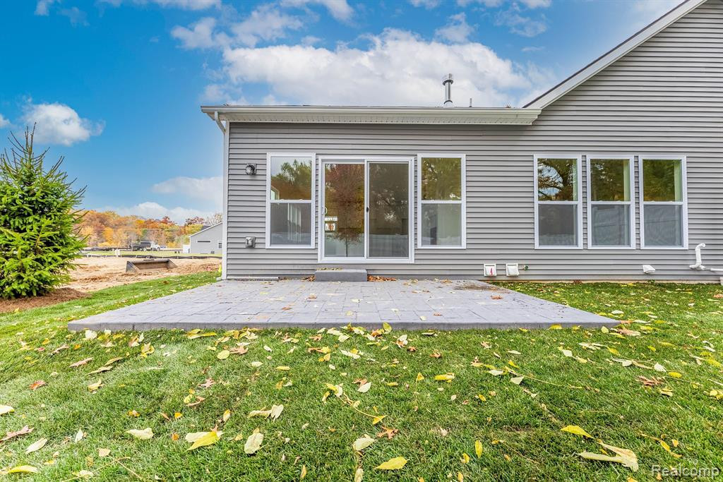 704 Ander Lane, 86, White Lake, MI — Photo 28