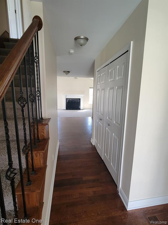 6174 BRITTANY TREE Drive, Troy, MI 48085 — Photo 7