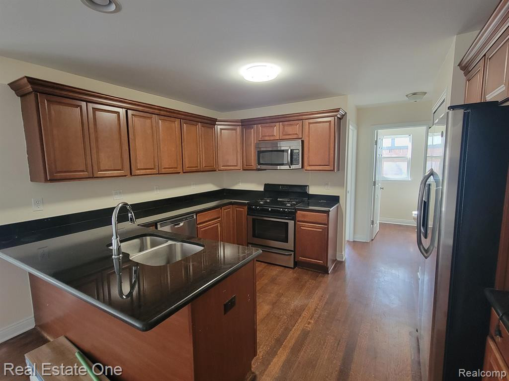 6174 BRITTANY TREE Drive, Troy, MI 48085 — Photo 9