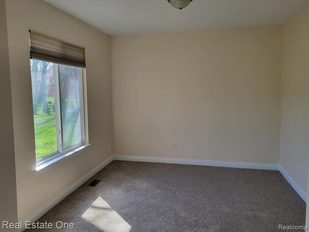 6174 BRITTANY TREE Drive, Troy, MI 48085 — Photo 14