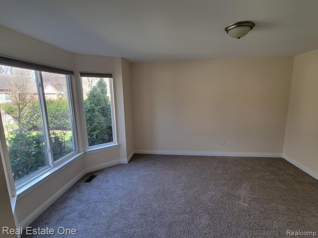 6174 BRITTANY TREE Drive, Troy, MI 48085 — Photo 16