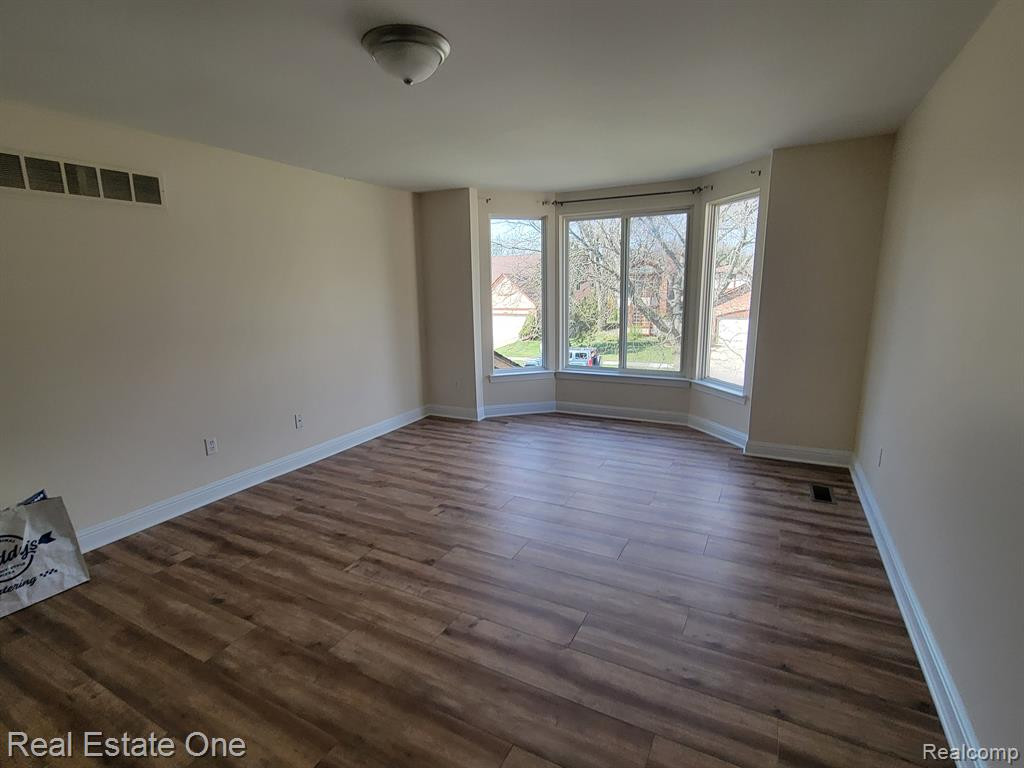 6174 BRITTANY TREE Drive, Troy, MI 48085 — Photo 19