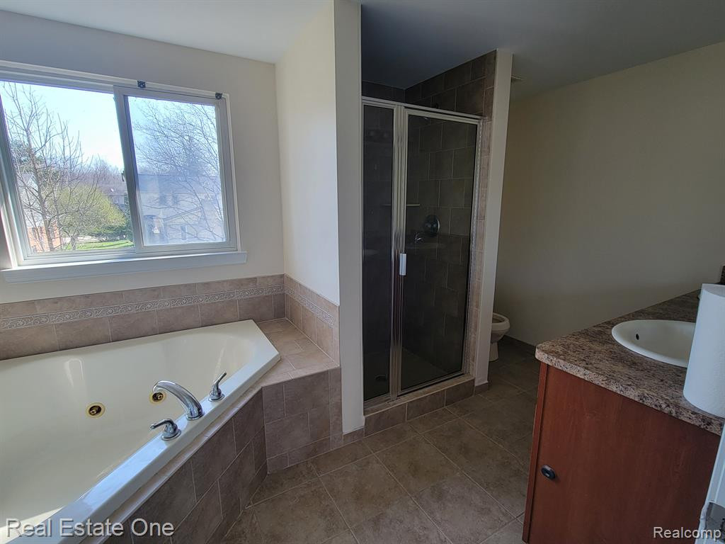 6174 BRITTANY TREE Drive, Troy, MI 48085 — Photo 21