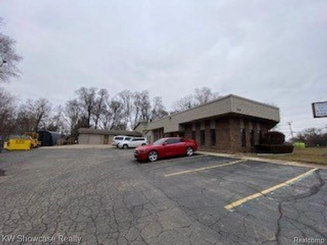 9440 ELIZABETH LAKE Road, White Lake, MI