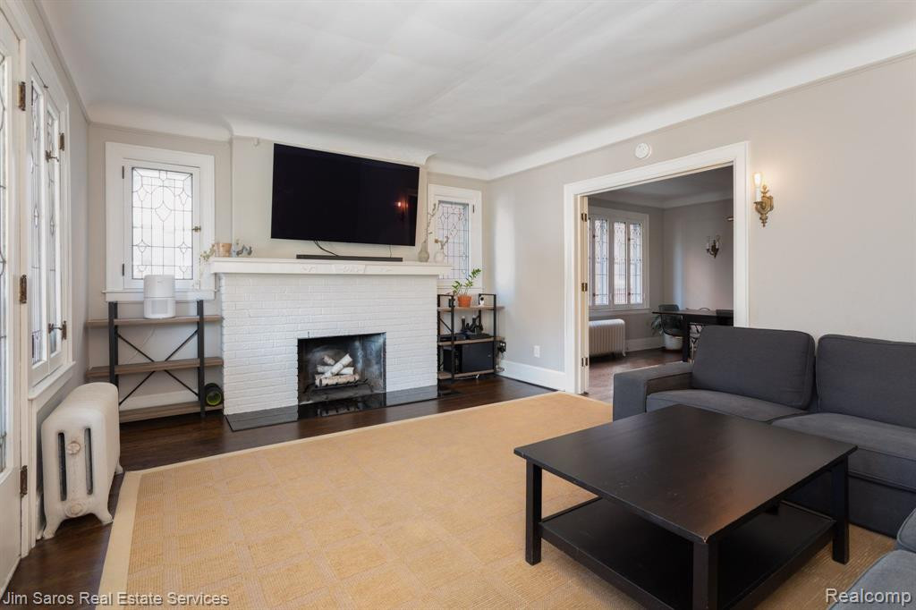 922 NOTTINGHAM Road, Grosse Pointe Park, MI 48230 — Photo 2