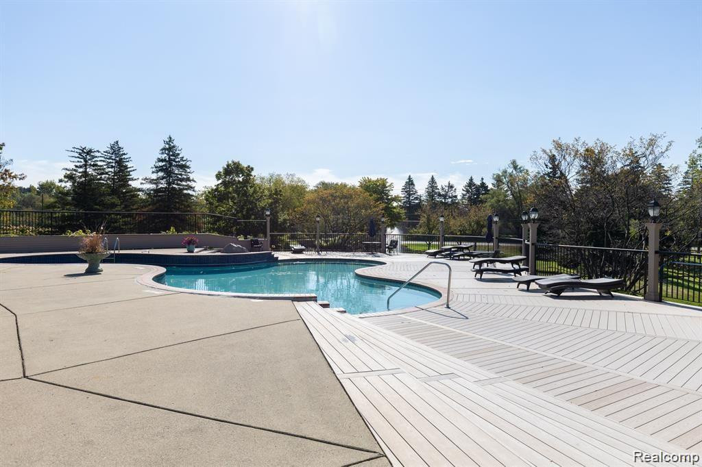 7361 BIRKSHIRE, West Bloomfield, MI — Photo 25