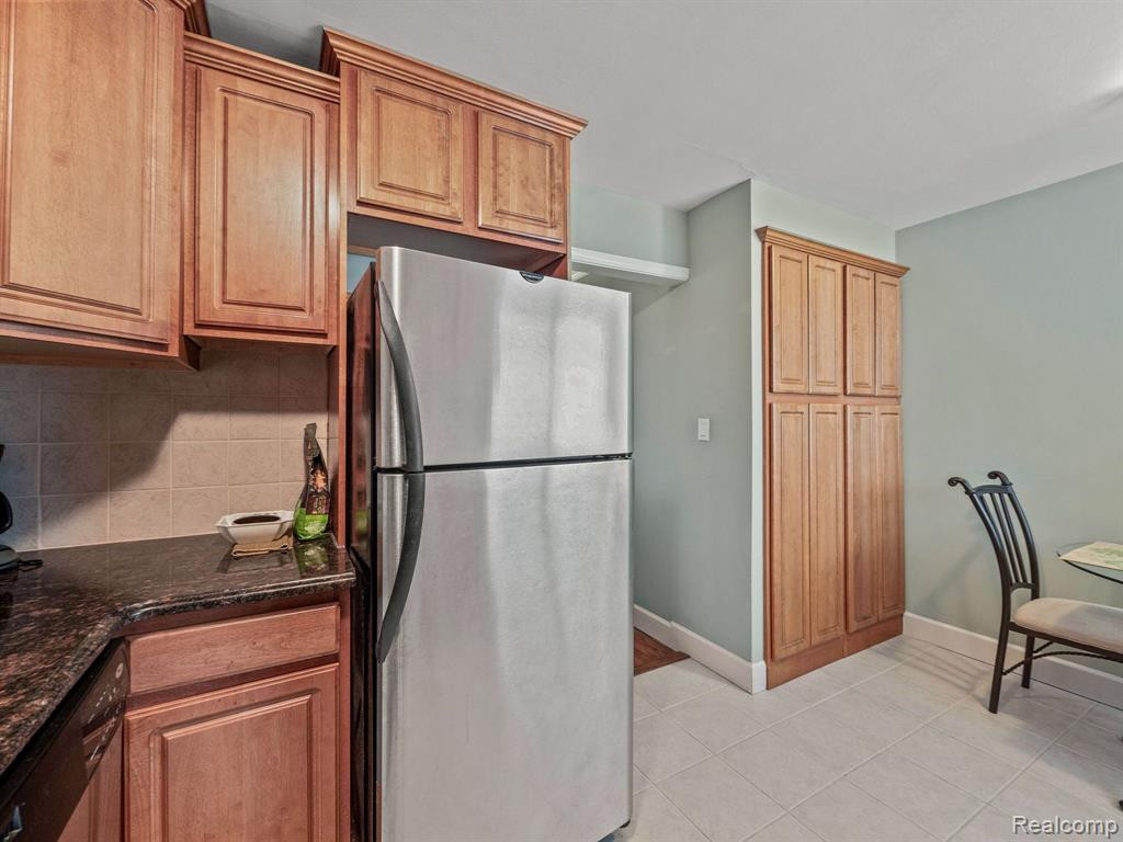 4030 W 13 MILE Road, H3, Royal Oak, MI 48073 — Photo 10