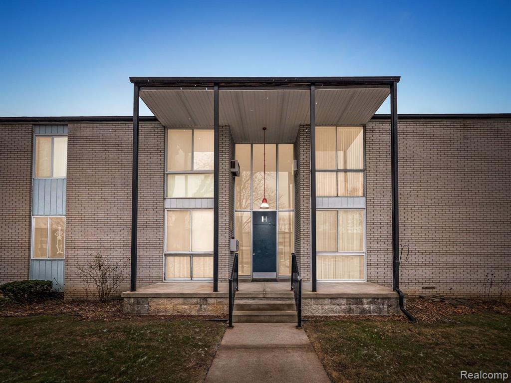 4030 W 13 MILE Road, H3, Royal Oak, MI 48073 — Photo 2