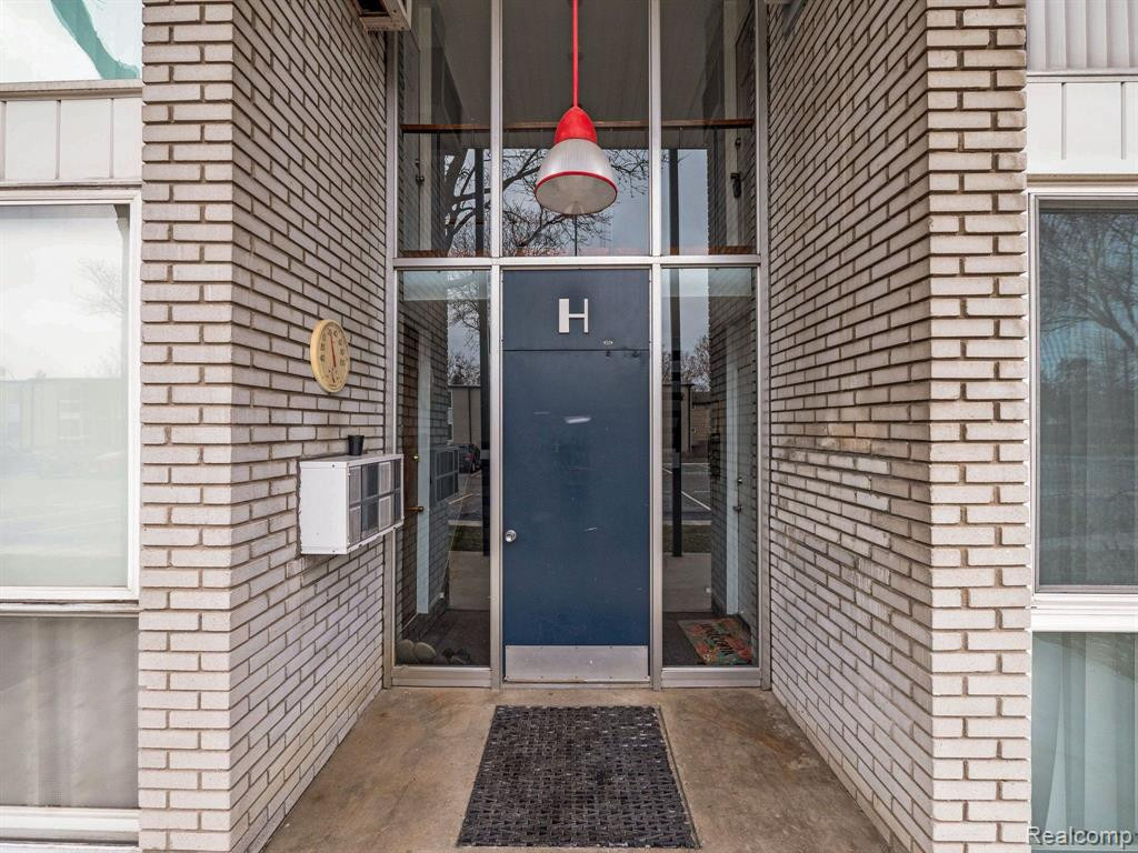 4030 W 13 MILE Road, H3, Royal Oak, MI 48073 — Photo 3