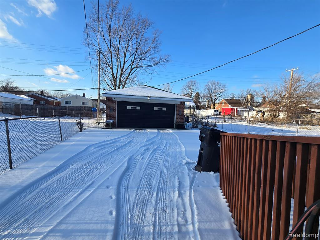 2474 S DEACON Street, Detroit, MI 48217 — Photo 2