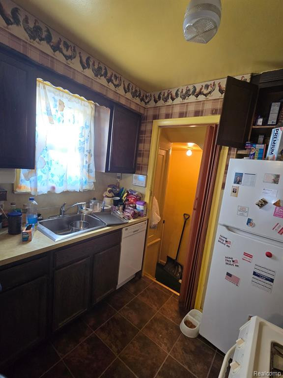2474 S DEACON Street, Detroit, MI 48217 — Photo 7