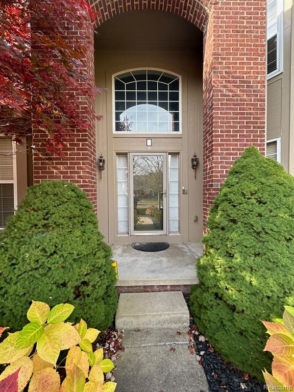 49100 RUNNING TROUT Lane, Northville, MI — Photo 4