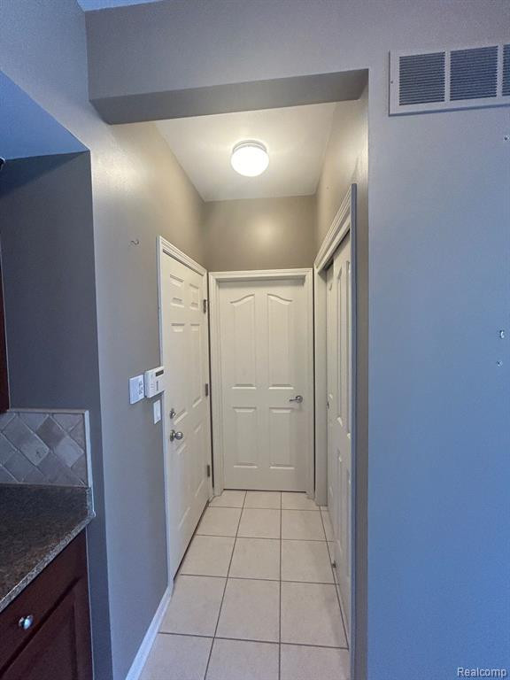 49100 RUNNING TROUT Lane, Northville, MI — Photo 23
