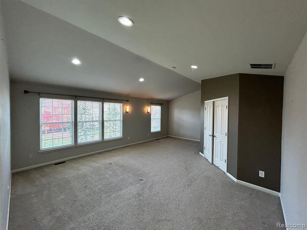 49100 RUNNING TROUT Lane, Northville, MI — Photo 37