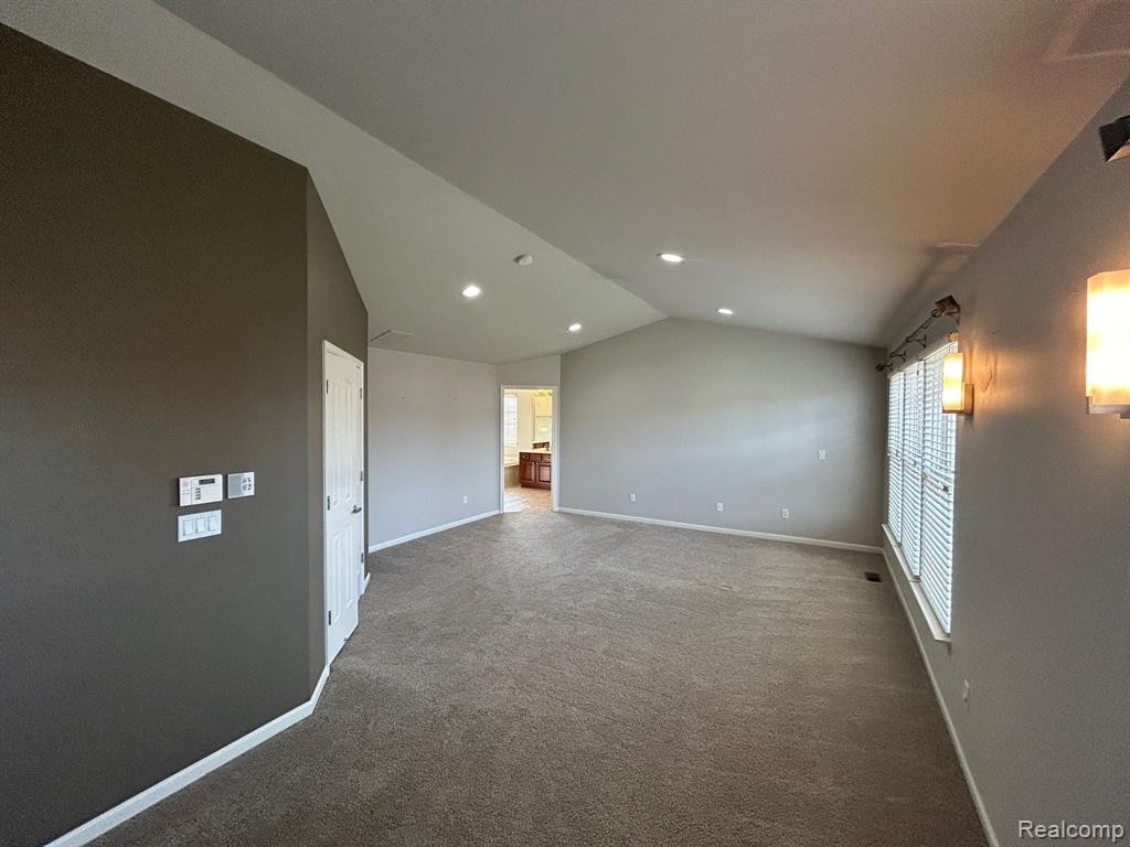 49100 RUNNING TROUT Lane, Northville, MI — Photo 39