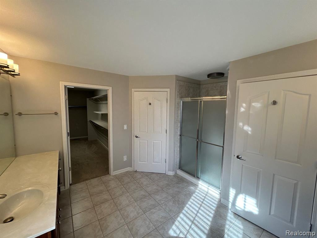 49100 RUNNING TROUT Lane, Northville, MI — Photo 42