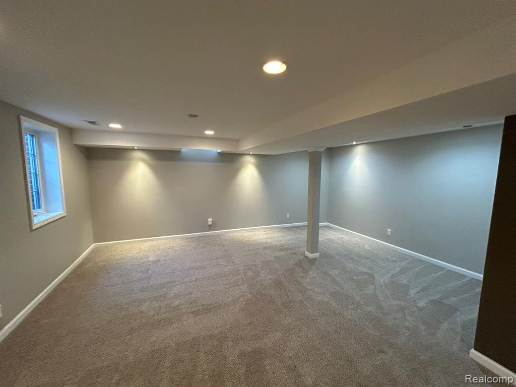 49100 RUNNING TROUT Lane, Northville, MI — Photo 47