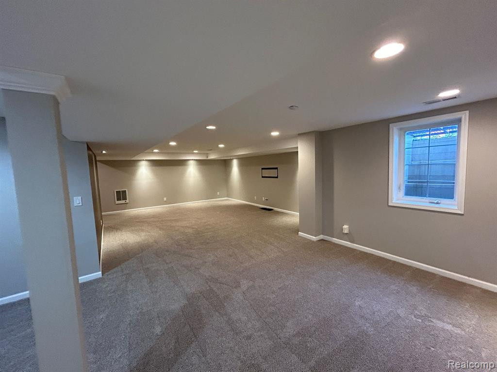 49100 RUNNING TROUT Lane, Northville, MI — Photo 48