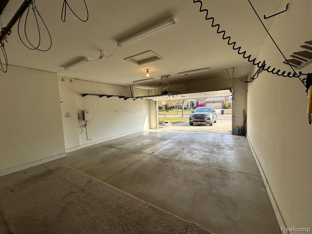 49100 RUNNING TROUT Lane, Northville, MI — Photo 57