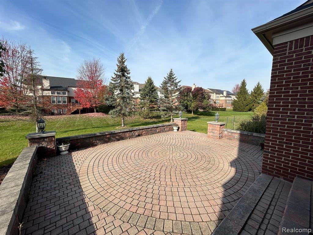 49100 RUNNING TROUT Lane, Northville, MI — Photo 58