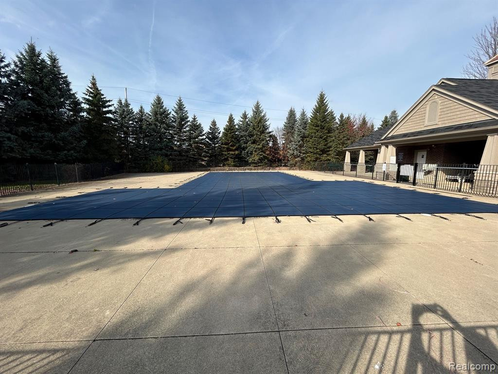 49100 RUNNING TROUT Lane, Northville, MI — Photo 70
