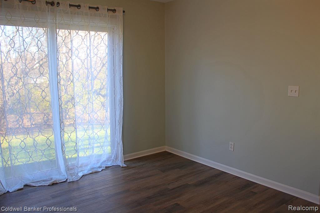 1047 WILDWOOD Lane, Canton, MI 48188 — Photo 12