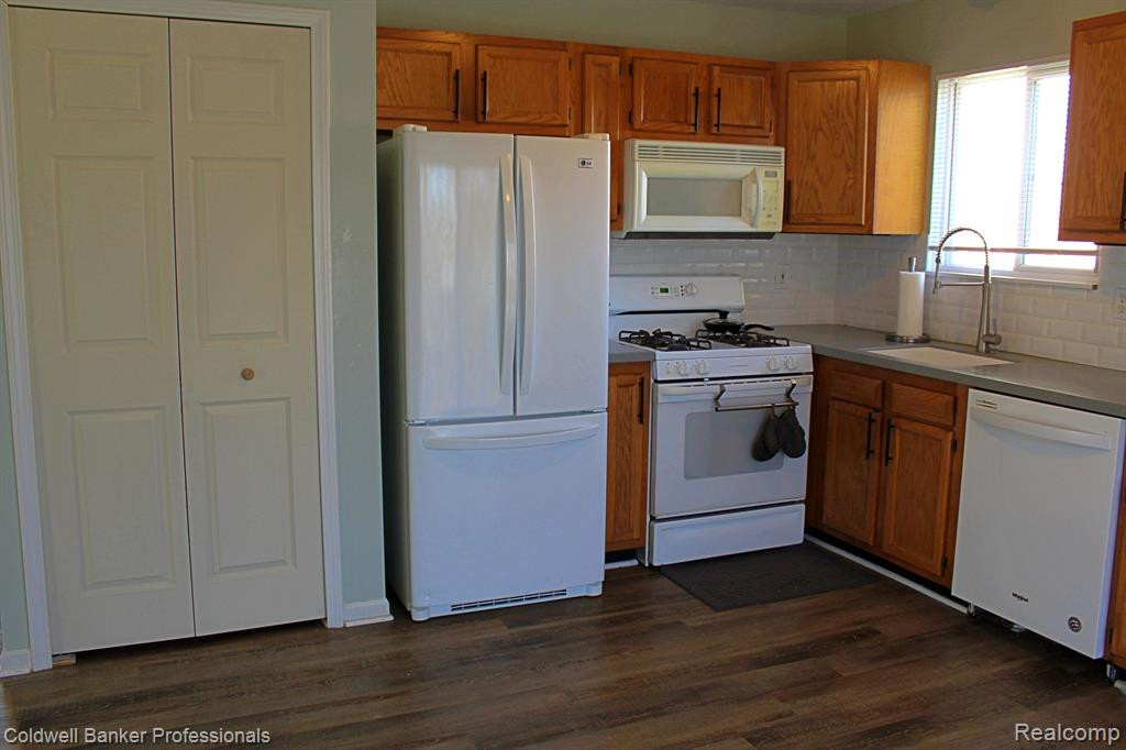 1047 WILDWOOD Lane, Canton, MI 48188 — Photo 13