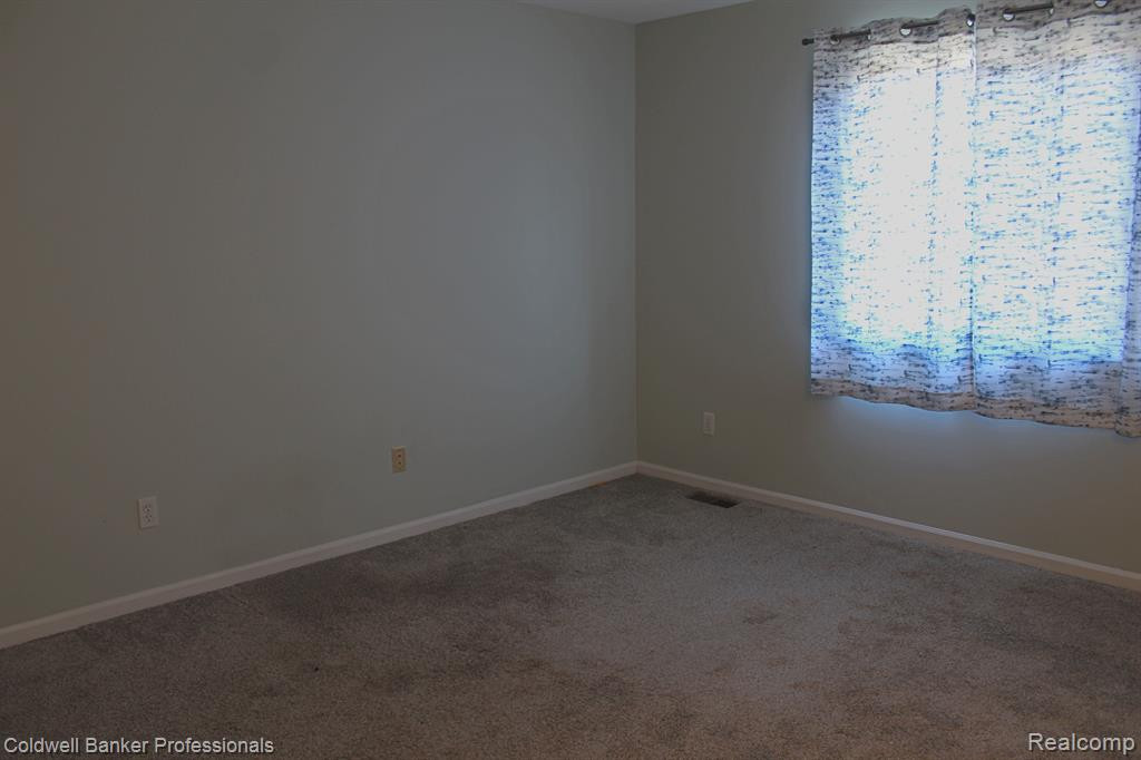 1047 WILDWOOD Lane, Canton, MI 48188 — Photo 16