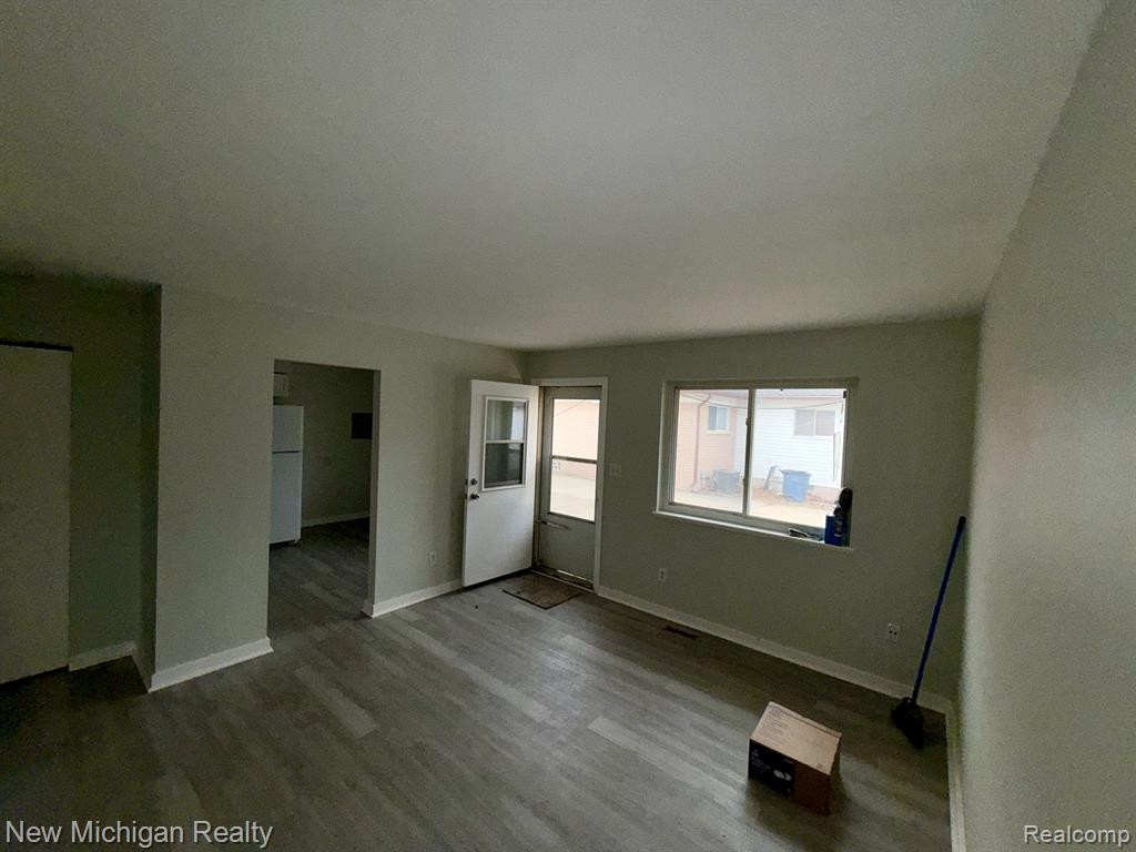 700 CLINTON RIVER Drive, Mount Clemens, MI 48043 — Photo 3