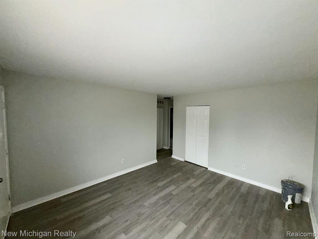 700 CLINTON RIVER Drive, Mount Clemens, MI 48043 — Photo 14