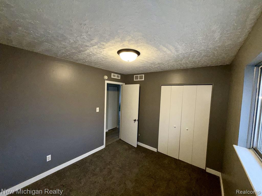 700 CLINTON RIVER Drive, Mount Clemens, MI 48043 — Photo 15