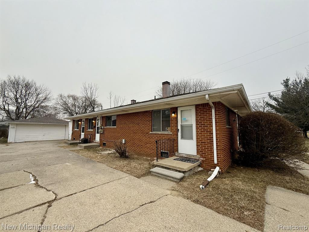 700 CLINTON RIVER Drive, Mount Clemens, MI 48043 — Photo 19