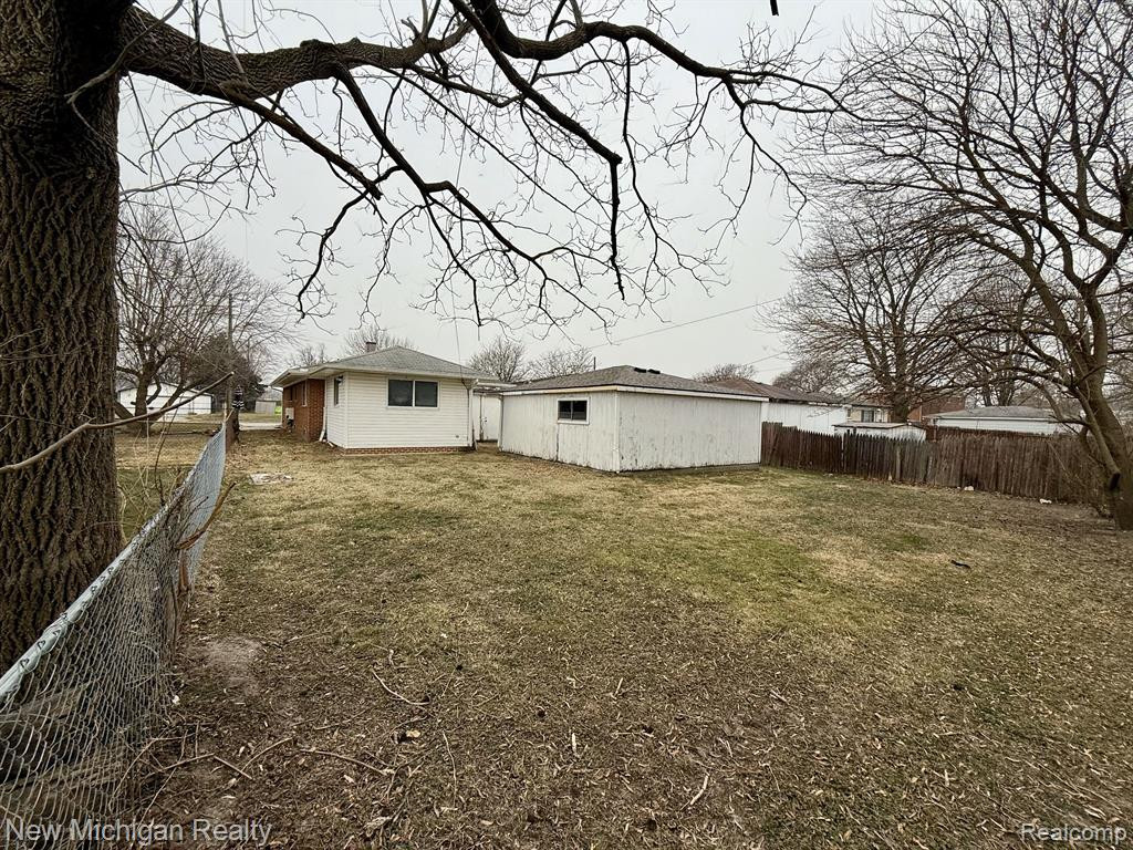 700 CLINTON RIVER Drive, Mount Clemens, MI 48043 — Photo 21