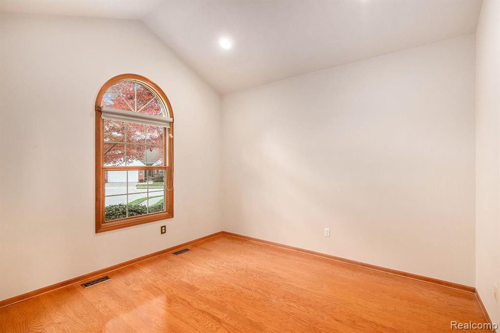 8154 PRESTWICK Lane, Washington, MI 48095 — Photo 6