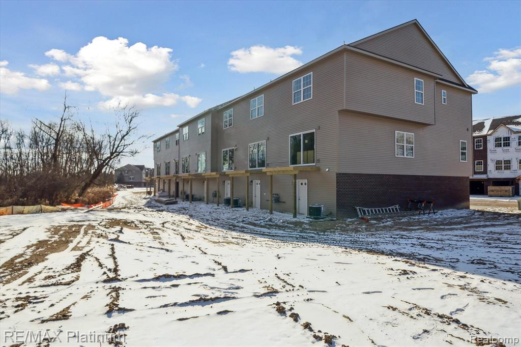 1693 Pinecroft, Howell, MI 48855 — Photo 4