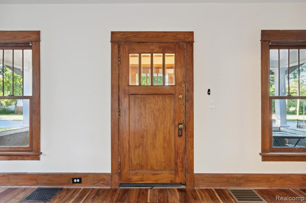 1303 BROOKLYN Avenue, Ann Arbor, MI 48104 — Photo 12