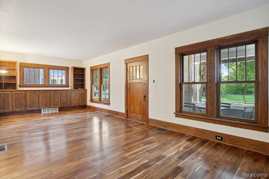 1303 BROOKLYN Avenue, Ann Arbor, MI 48104 — Photo 13