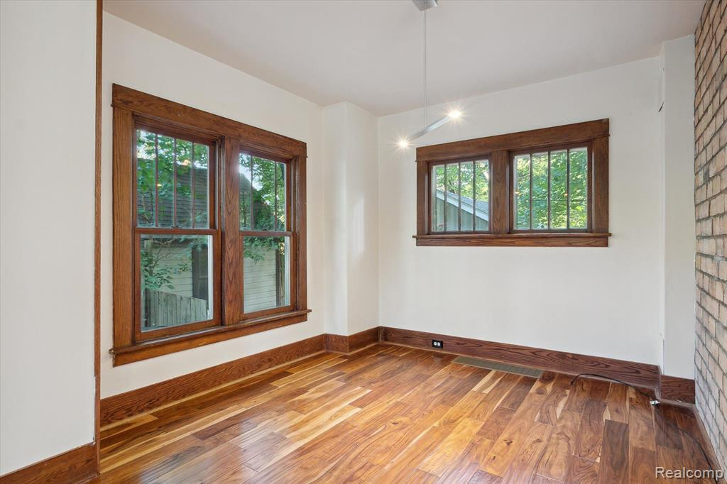 1303 BROOKLYN Avenue, Ann Arbor, MI 48104 — Photo 19