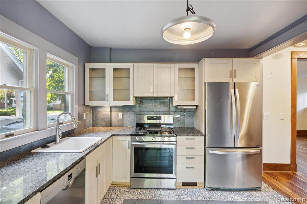 1303 BROOKLYN Avenue, Ann Arbor, MI 48104 — Photo 21