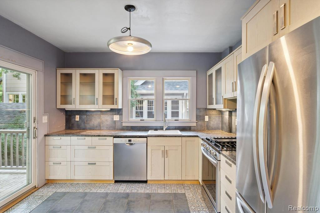 1303 BROOKLYN Avenue, Ann Arbor, MI 48104 — Photo 23