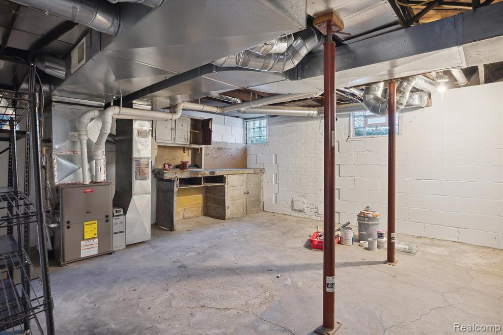 1303 BROOKLYN Avenue, Ann Arbor, MI 48104 — Photo 49