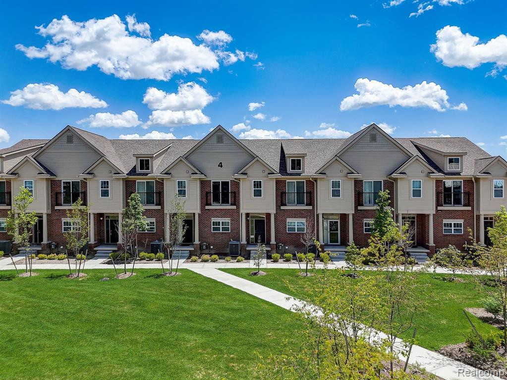 25511 GRANDVIEW Lane, 27, Novi, MI — Photo 4