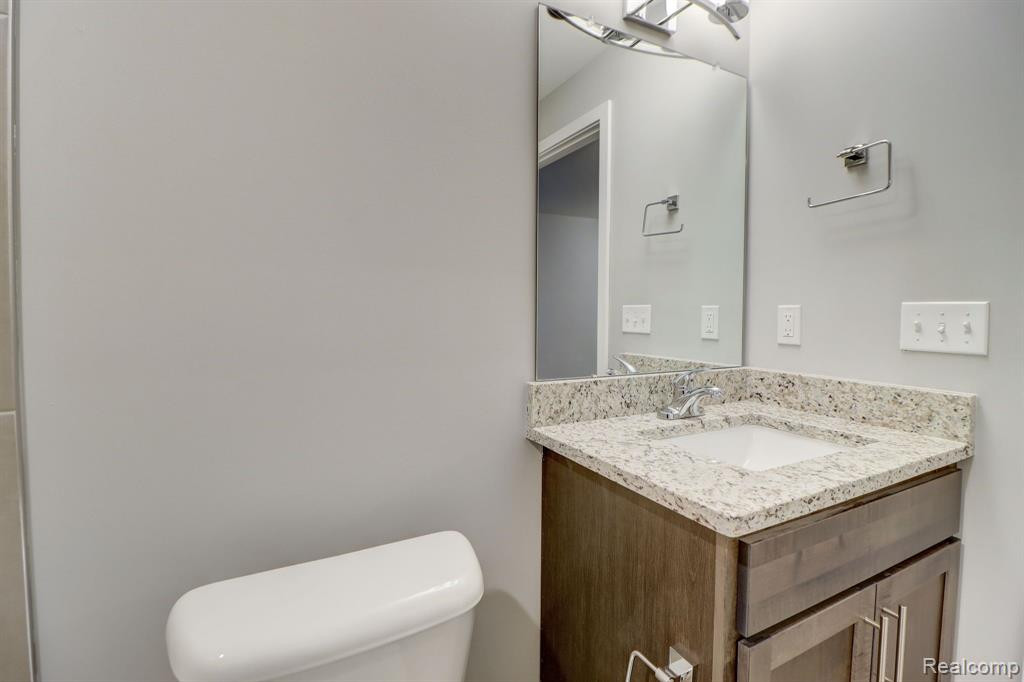 25511 GRANDVIEW Lane, 27, Novi, MI — Photo 30
