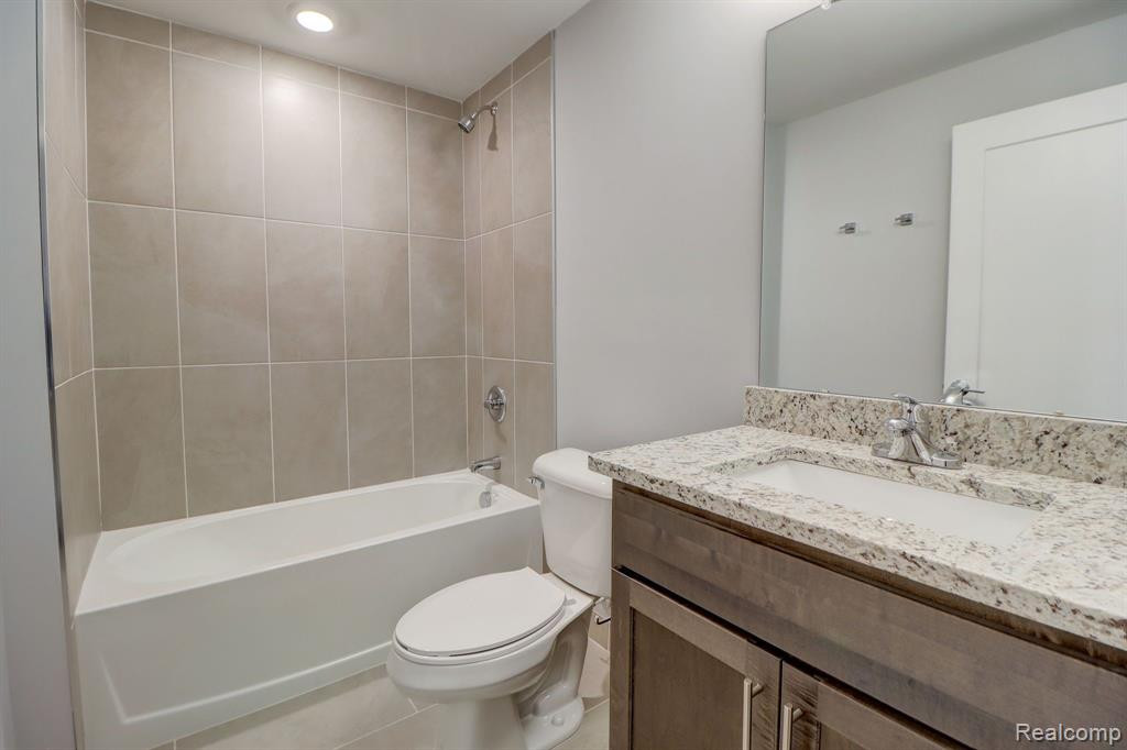 25511 GRANDVIEW Lane, 27, Novi, MI — Photo 29